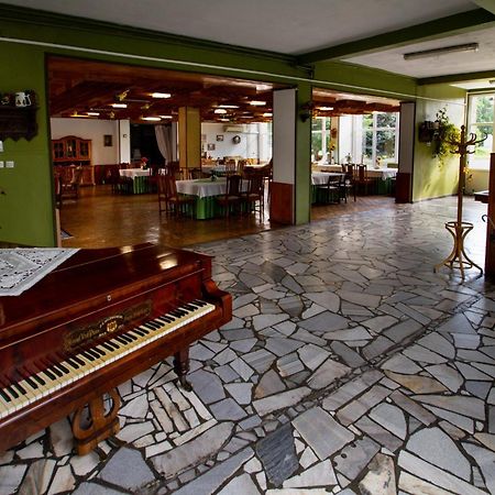 Zajazd Grodek Bujak Robert Naclegi I Restauracja Grodkow  Ngoại thất bức ảnh