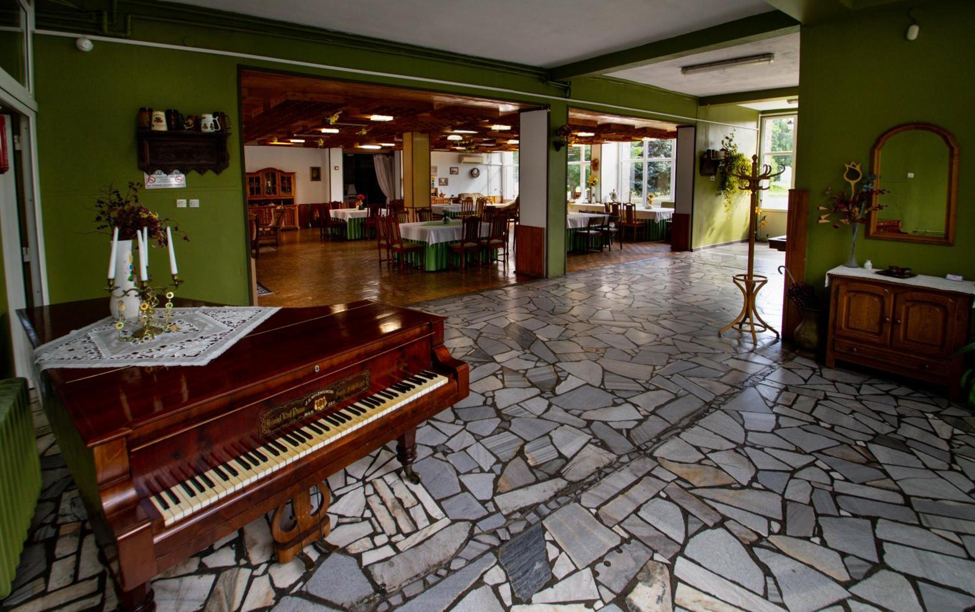 Zajazd Grodek Bujak Robert Naclegi I Restauracja Grodkow  Ngoại thất bức ảnh